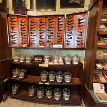 Havana Connections - The pipe tobacco and pipe selection outside the cases (very good quality selection) - Tobacco Shops Near Me - Williamsburg, Virginia Havana Connections - The pipe tobacco and pipe selection outside the cases (very good quality selection) - Tobacco Shops Near Me - Williamsburg, Virginia