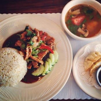 Sri Siam - Garlic Pork lunch special with potstickers and soup of the day - Thai Near Me - Morton Grove, Illinois Sri Siam - Garlic Pork lunch special with potstickers and soup of the day - Thai Near Me - Morton Grove, Illinois