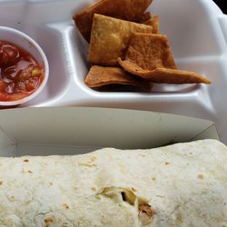 Talarigo's Paradise Grill - My wrap before I tapped into it