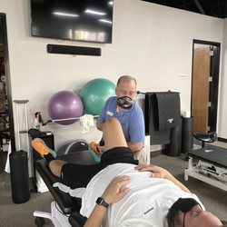 Galena Sport Physical Therapy - Grant Glass PT, MPT treating his patient.