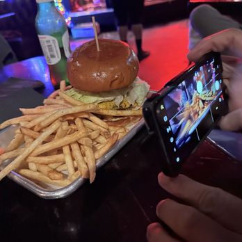 Pour House - Smash Burger & fries - Cocktail Bars Near Me - Oceanside, California