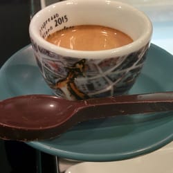 Motoplex - Caffè con cucchiaino di cioccolato 1€