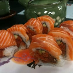 Sushi Kura - Spicy Golden Dragon Roll - Salmon and Spicy Tuna!