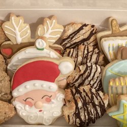Keene Cookie Company - Mixed cookie platter! Holiday decorated sugar cookies mixed with traditional cookies