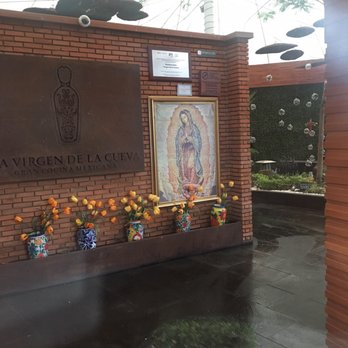 La Virgen de la Cueva - Beautiful entry - Mexican Near Me - Guanajuato, GUA