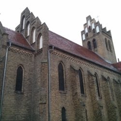 Evangel. Kirchengemeinde Marzahn - Dorfkirche Alt-Marzahn - Blick vom Anger