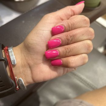 Castle Nail Spa - Nails by Hubert - Nail Salons Near Me - Dallas, Texas