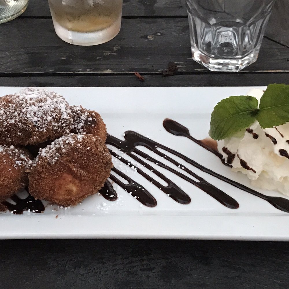 Five Restaurant Bistro - Bolinhos de chuva - Seafood Near Me - Edmonds, Washington