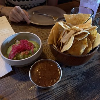 Hermanito - Guacamole and chips - Mexican Near Me - Los Angeles, California