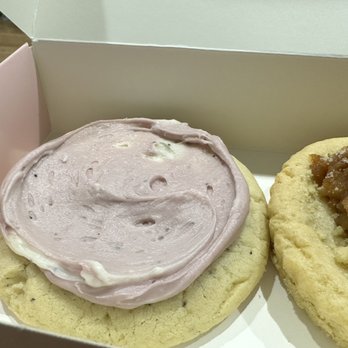Crumbl - Upland - Lemon cookie with raspberry frosting - Bakeries Near Me - Upland, California Crumbl - Upland - Lemon cookie with raspberry frosting - Bakeries Near Me - Upland, California