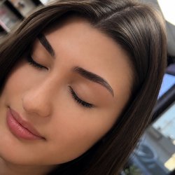 Marine's Nail Beauty Secret - Eyebrow shaping