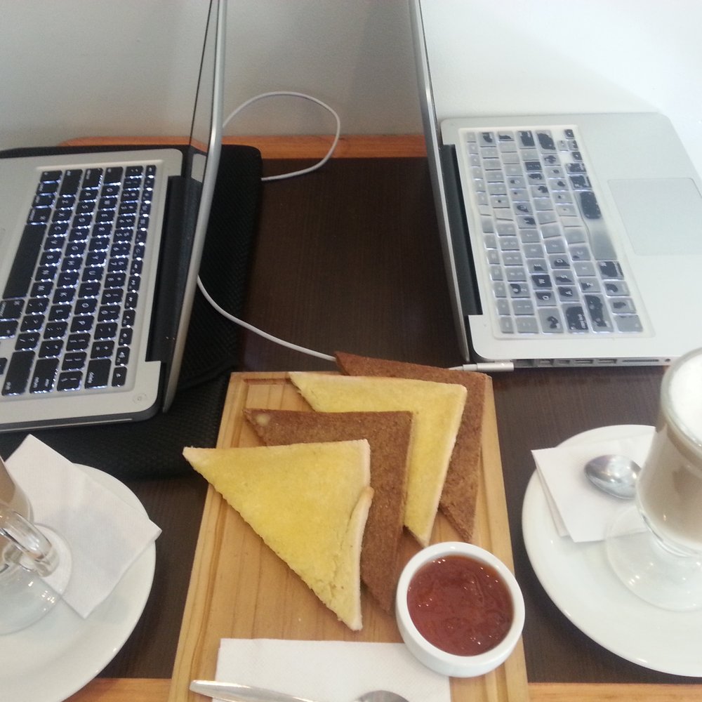 Café San Isidro - A little work with breakfast. - Coffee & Tea Near Me - Santiago, RM