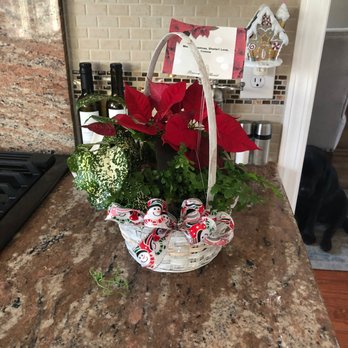 Branchburg Florist - This is the replacement this florist made for my $70.00 arrangement called "O Tannenbaum." - Florists Near Me - Branchburg, New Jersey Branchburg Florist - This is the replacement this florist made for my $70.00 arrangement called "O Tannenbaum." - Florists Near Me - Branchburg, New Jersey