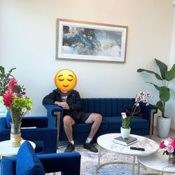 Smiles on Wells - Hubby in the lobby
