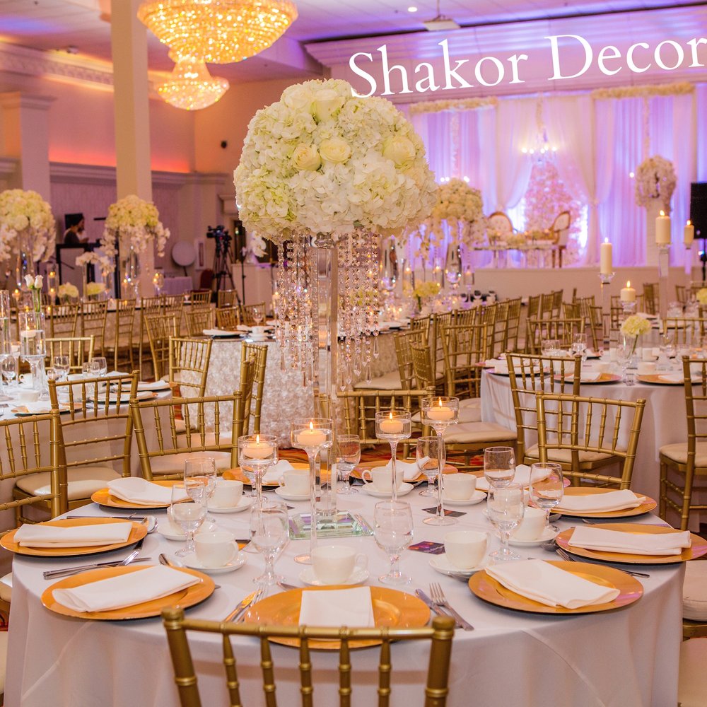Floral Design & Decor: Shakor Decor
Photography: Cloud 9
Venue: Paradise Ballrooms (Mirage) Floral Design & Decor: Shakor Decor
Photography: Cloud 9
Venue: Paradise Ballrooms (Mirage)