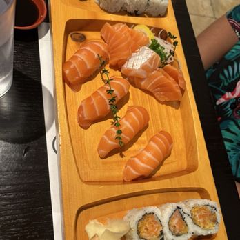 Tokyo Sushi - Salmon bento - Sushi Bars Near Me - Toronto, Ontario Tokyo Sushi - Salmon bento - Sushi Bars Near Me - Toronto, Ontario