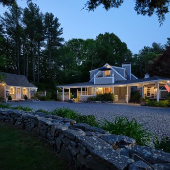 Abbey's Lantern Hill Inn - The inn is beautiful lit up at night. We have two Level 2 electric vehicle charging stations by the Cottage. - Bed & Breakfast Near Me - Ledyard, Connecticut