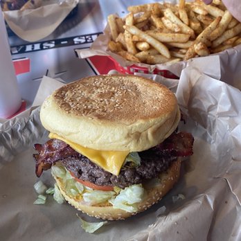 Jax Burgers - Bacon burger - Burgers Near Me - Pearland, Texas