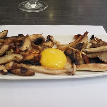 Vinitus - Tapas Bars Near Me - Barcelona, B