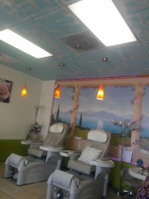 Foot Massage - The warm, relaxed sensation how your feet will feel after each visit! Foot Massage - The warm, relaxed sensation how your feet will feel after each visit!