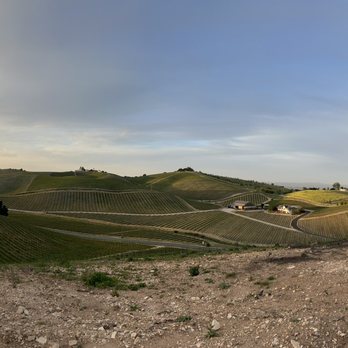 Sirena Vineyard Resort - Wineries Near Me - Paso Robles, California Sirena Vineyard Resort - Wineries Near Me - Paso Robles, California