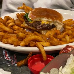 Kingy's Pizza Pub - Mini cheeseburger with big flavor. Fries on point
