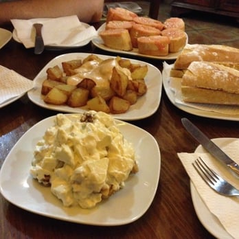 Esterri - Mix de pinchos. Mejor pinta que sabor - Dive Bars Near Me - Barcelona, B Esterri - Mix de pinchos. Mejor pinta que sabor - Dive Bars Near Me - Barcelona, B