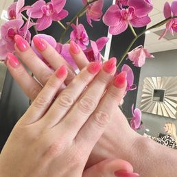 Pink aura gel manicure Pink aura gel manicure