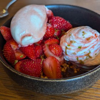 Les 110 de Taillevent - Dessert of strawberries - French Near Me - Paris, 75 Les 110 de Taillevent - Dessert of strawberries - French Near Me - Paris, 75