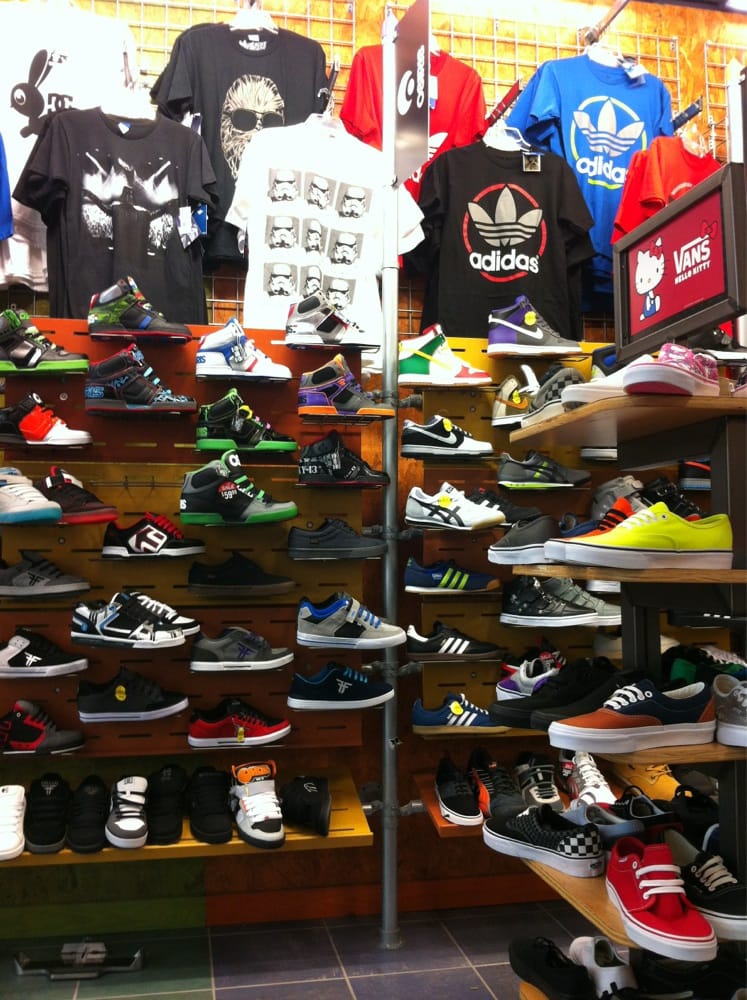 JOURNEYS 50 Holyoke St, Holyoke, Massachusetts Shoe Stores Phone