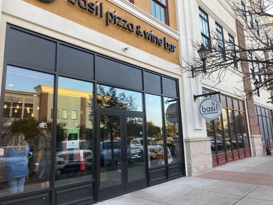Basil Pizza & Wine Bar by null