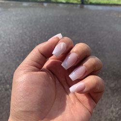 Thank you to the owner and his wife who opened the door an hour before my tour and helped me get my manicure done.thank you all