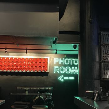 Live Axe - Axe Throwing Near Me - New York, New York Live Axe - Axe Throwing Near Me - New York, New York