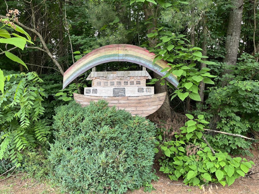 NOAHS ARK WOODWORK SCULPTURE 2 Memorial Dr, Castlewood, Virginia