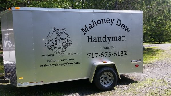Mahoney Dew Handyman Logo
