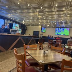 Squire Pub + Social