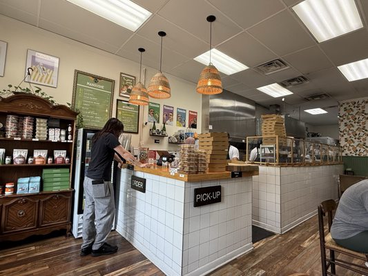 Z&Z – Manoushe Bakery by null