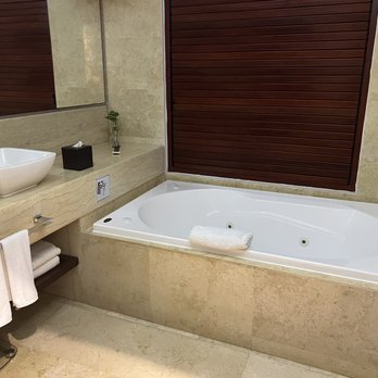 Secrets Playa Mujeres - Jetted tub - Resorts Near Me - Cancún, ROO
