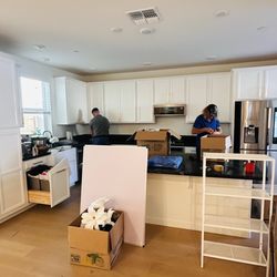 Moving Solutionz - Moving Dream team in action!