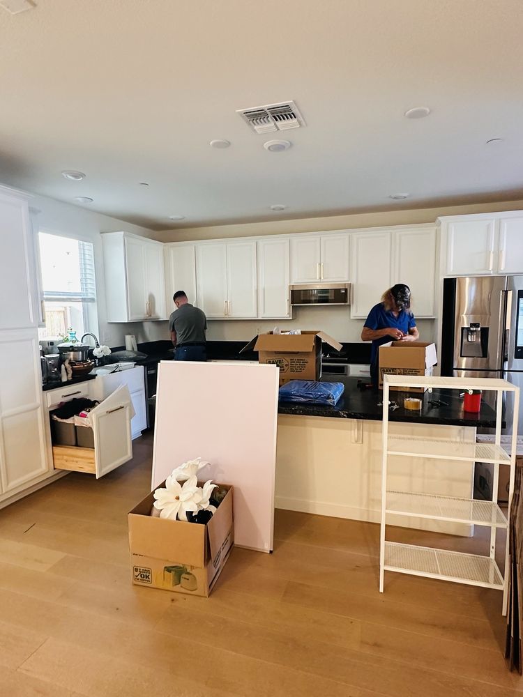 MOVING SOLUTIONZ LLC