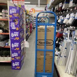Family Dollar - The aisles