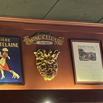 The Depot Restaurant - The bar. - New American Near Me - Seaview, Washington