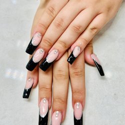 Crown Royal Nails Lounge - By Lisa redondo