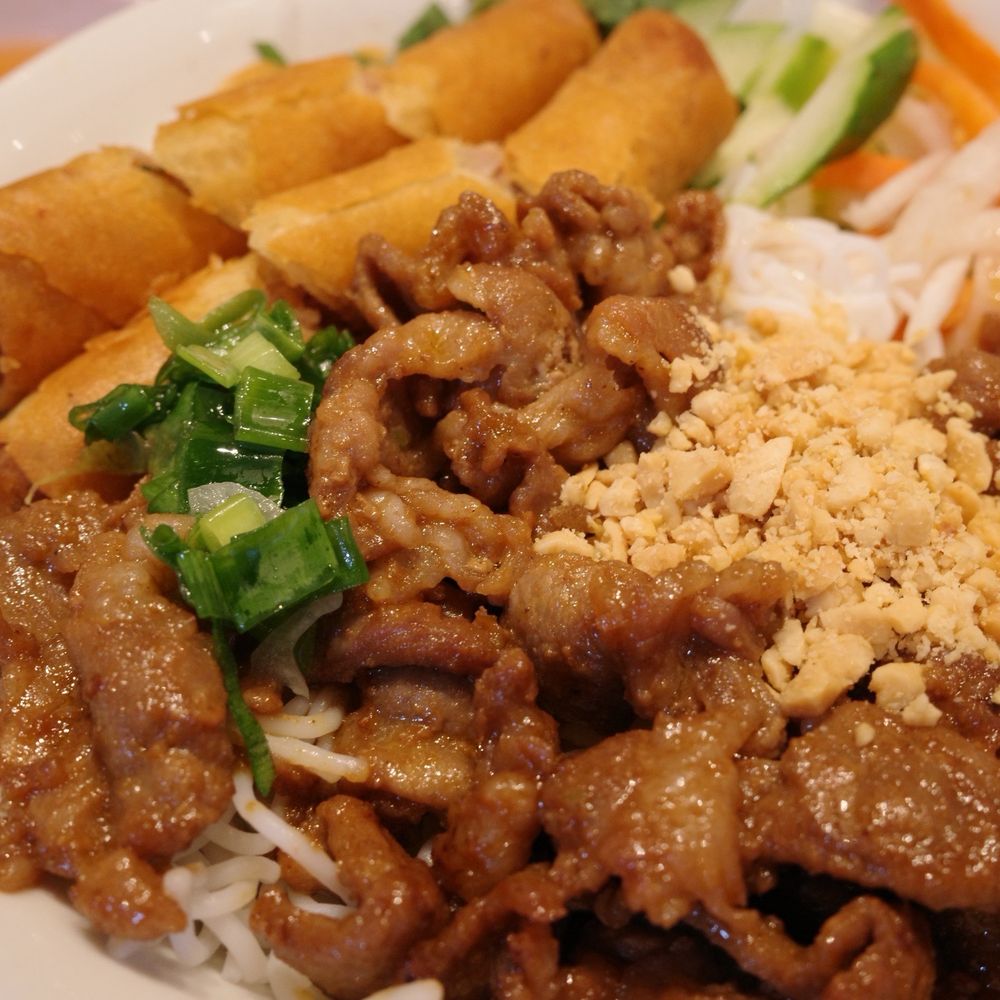 Pho Station - Pork vermicelli with spring rolls - Vietnamese Near Me - Kaneohe, Hawaii