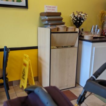 Bee Banh Mi - Busy afternoon, trash was overflowing and all over drinks table. - Vietnamese Near Me - Cary, North Carolina Bee Banh Mi - Busy afternoon, trash was overflowing and all over drinks table. - Vietnamese Near Me - Cary, North Carolina