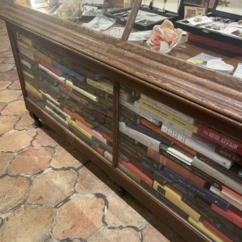 Nowhere Bookshop - Cool decor - Bookstores Near Me - San Antonio, Texas Nowhere Bookshop - Cool decor - Bookstores Near Me - San Antonio, Texas
