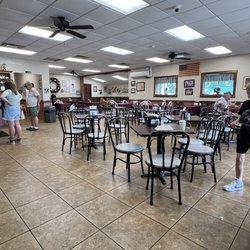 Hoover's Restaurant  - Inside