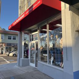 Exterior photo of On the Runway Boutique - San Leandro, California Exterior photo of On the Runway Boutique - San Leandro, California