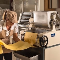 Pastificio Noventa - Lavorazione della pasta