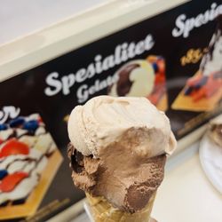 Vafleriet - Chocolate/Maple Walnut